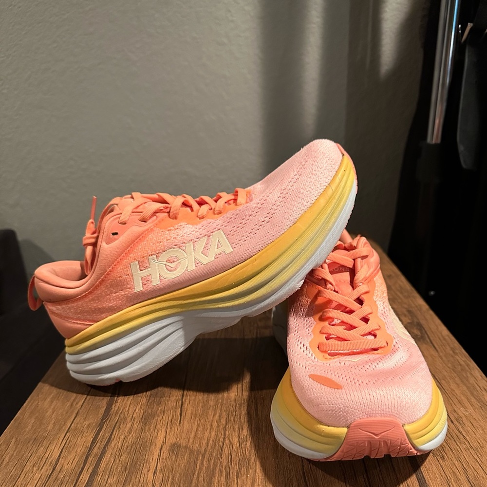 HOKA BONDI 8